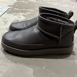 Like new gray Ugg mini boots